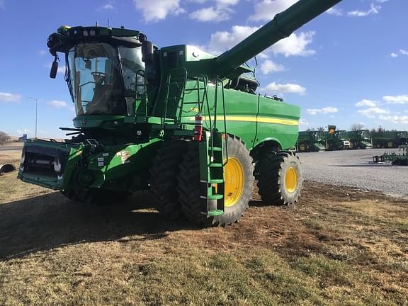 Image of John Deere S780 equipment image 2