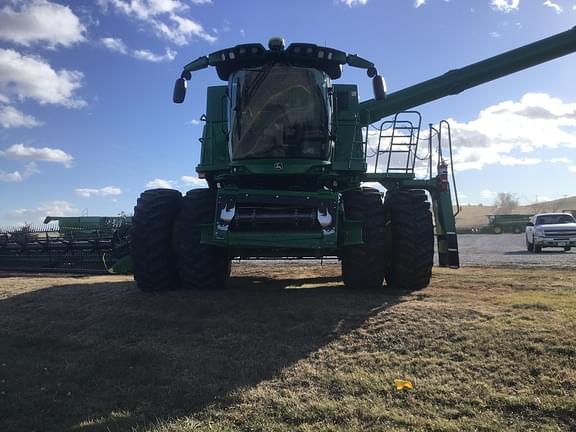 Image of John Deere S780 equipment image 1