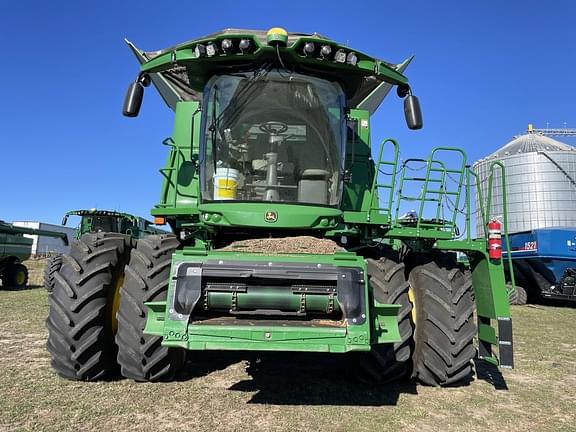 Image of John Deere S780 equipment image 1