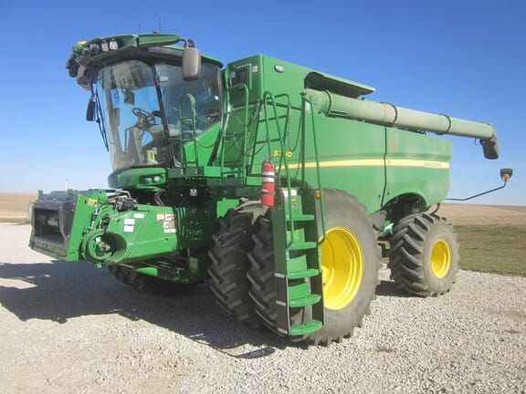 Main image John Deere S780