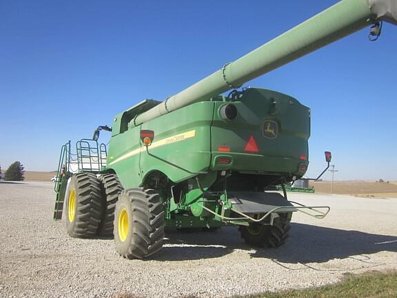 Image of John Deere S780 equipment image 2