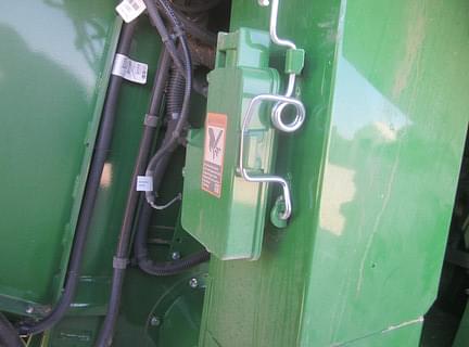 Image of John Deere S780 equipment image 4