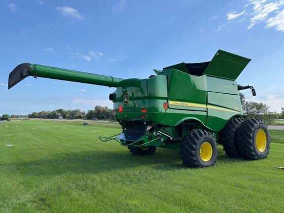 Image of John Deere S780 equipment image 4