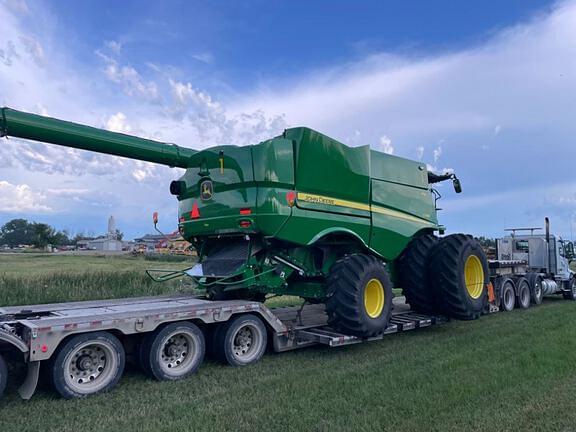 Image of John Deere S780 equipment image 2