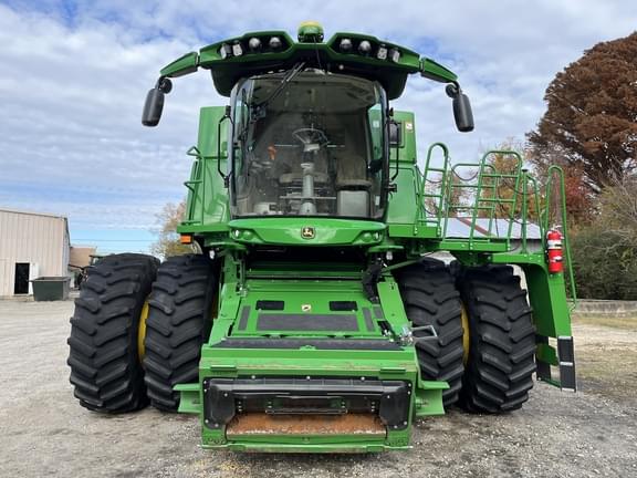 Image of John Deere S780 equipment image 1