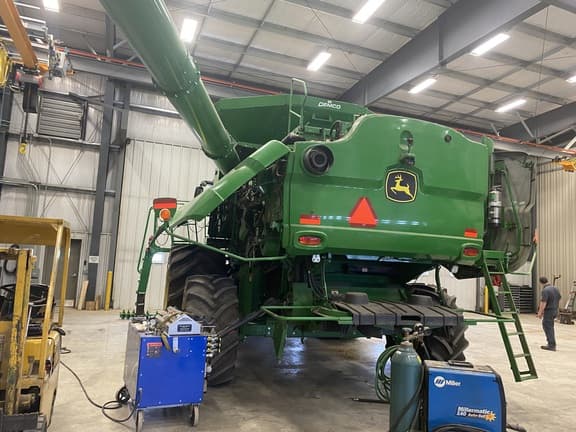 Image of John Deere S780 equipment image 3