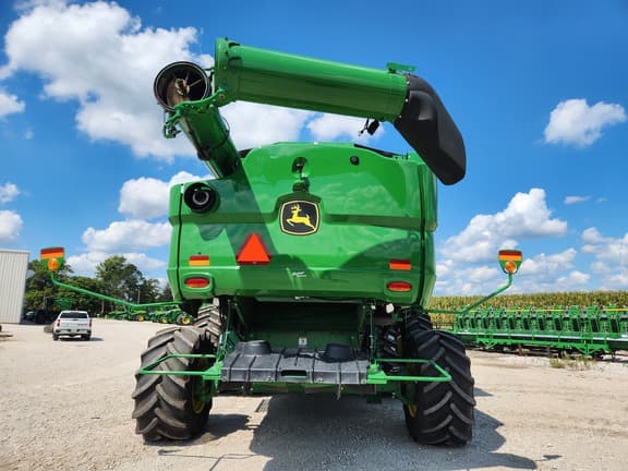 Image of John Deere S780 equipment image 2