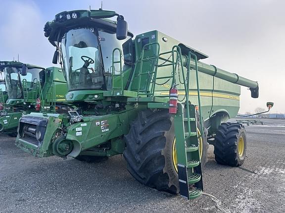 Image of John Deere S780 Image 1