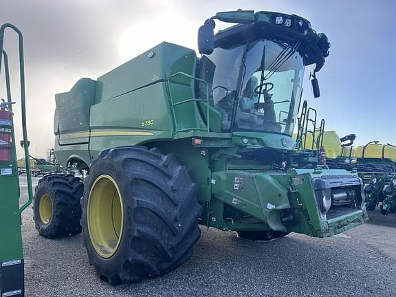 Image of John Deere S780 Image 1