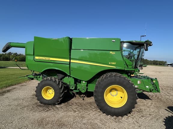 Image of John Deere S780 equipment image 2