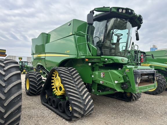 Image of John Deere S780 equipment image 2