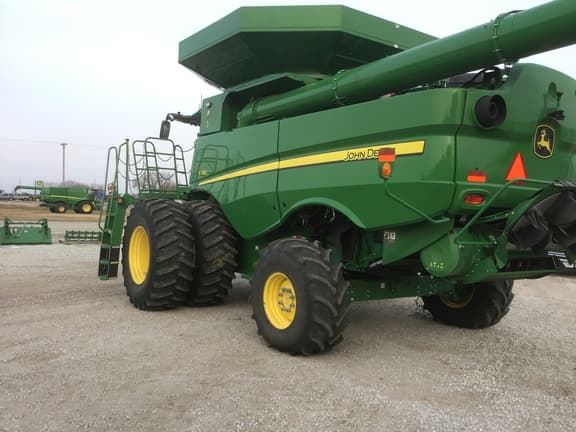 Image of John Deere S780 equipment image 3