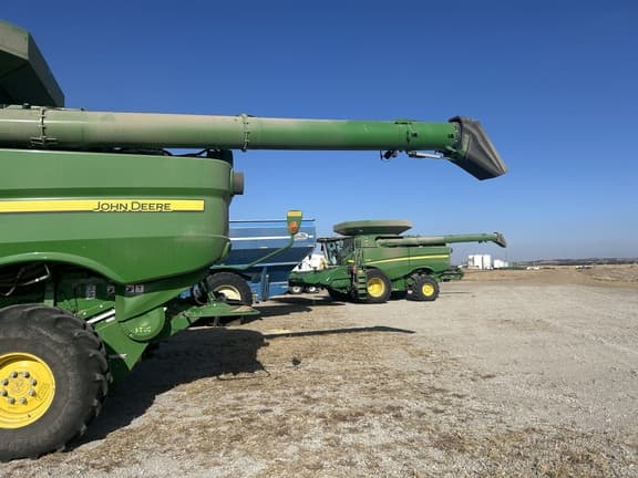 Image of John Deere S780 equipment image 3