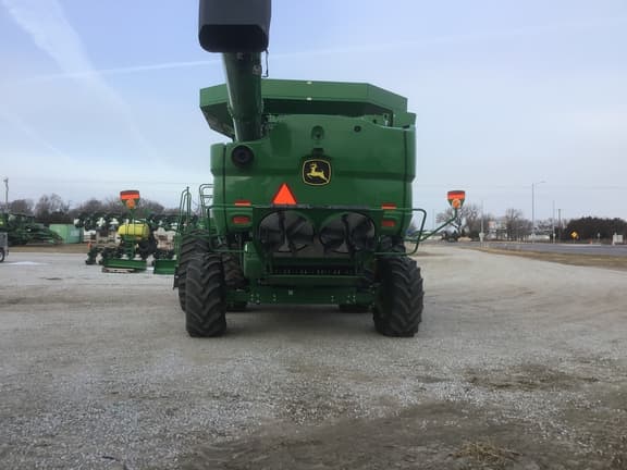 Image of John Deere S780 equipment image 4