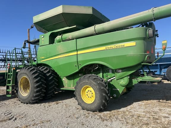 Image of John Deere S780 equipment image 1