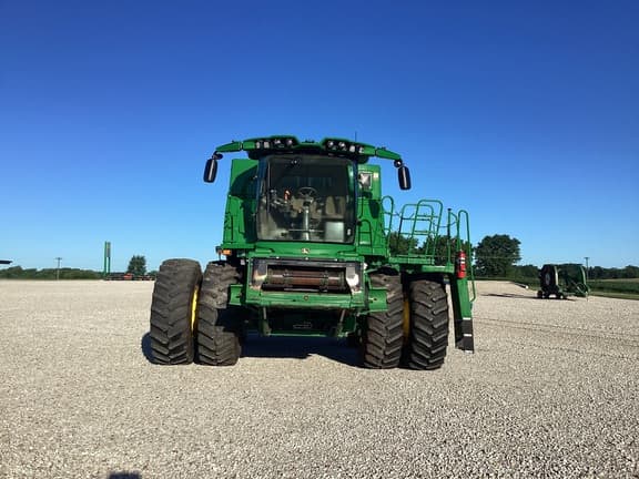 Image of John Deere S780 equipment image 1