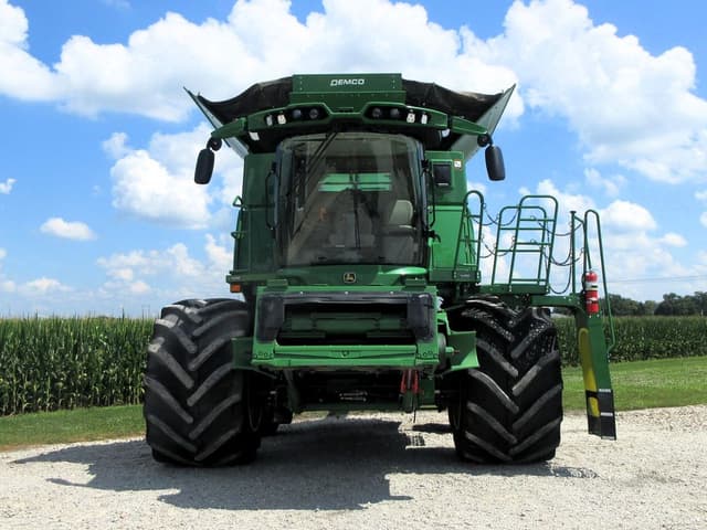 Image of John Deere S780 equipment image 4