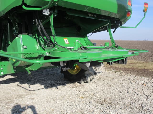 Image of John Deere S780 equipment image 4