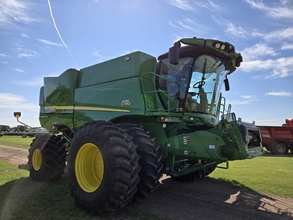 Image of John Deere S780 equipment image 2