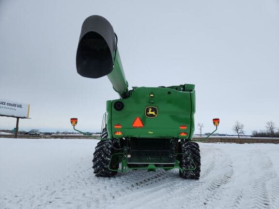 Image of John Deere S780 equipment image 3