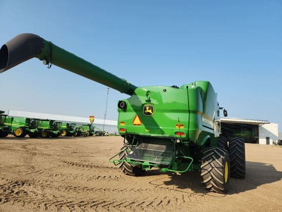 Image of John Deere S780 equipment image 4