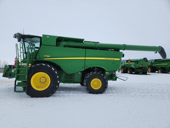 Image of John Deere S780 equipment image 1