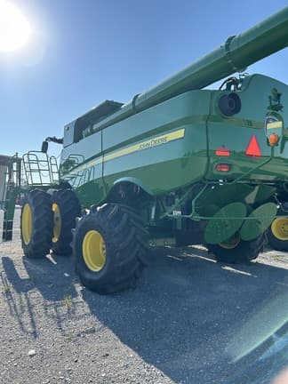 Image of John Deere S780 equipment image 1