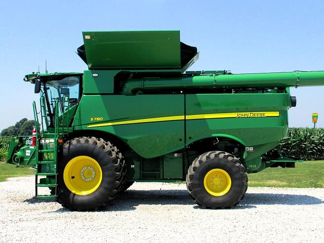 Image of John Deere S780 equipment image 2