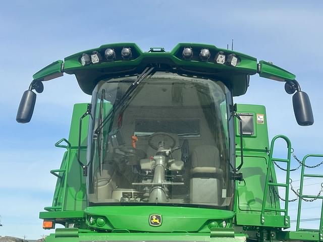 Image of John Deere S780 equipment image 4
