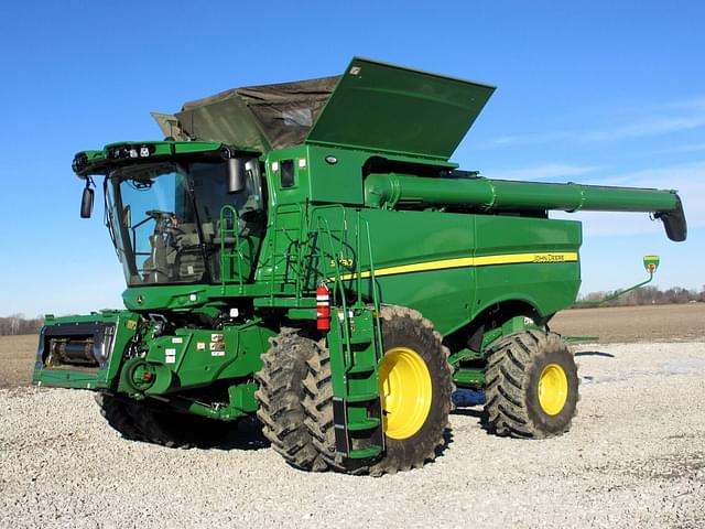 Image of John Deere S780 equipment image 1