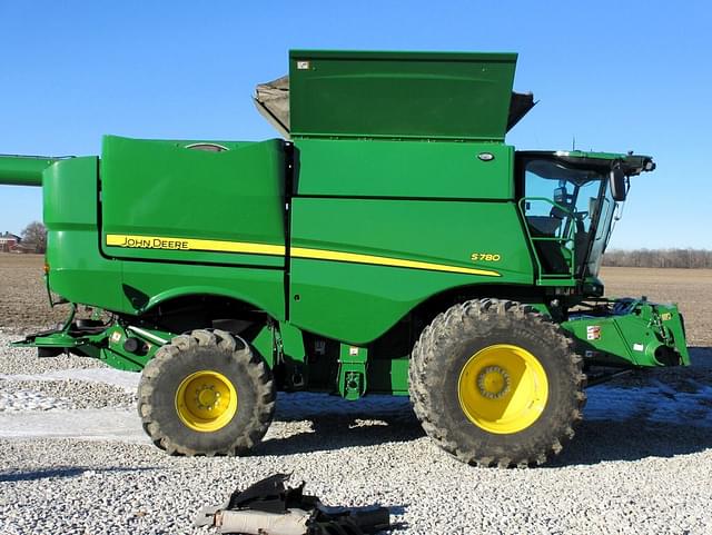 Image of John Deere S780 equipment image 2