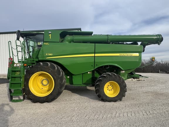 Image of John Deere S780 equipment image 1