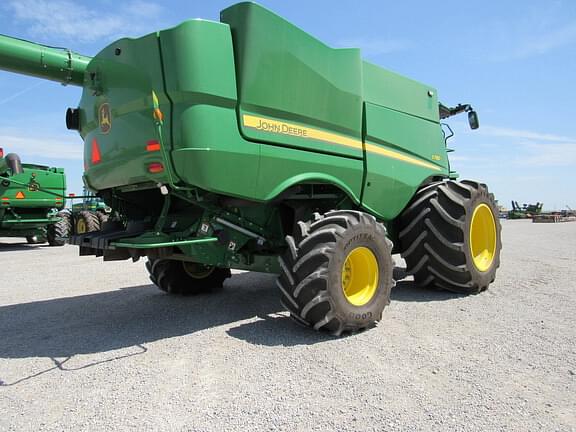 Image of John Deere S780 equipment image 4
