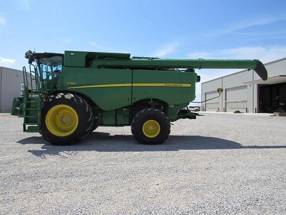 Image of John Deere S780 equipment image 1