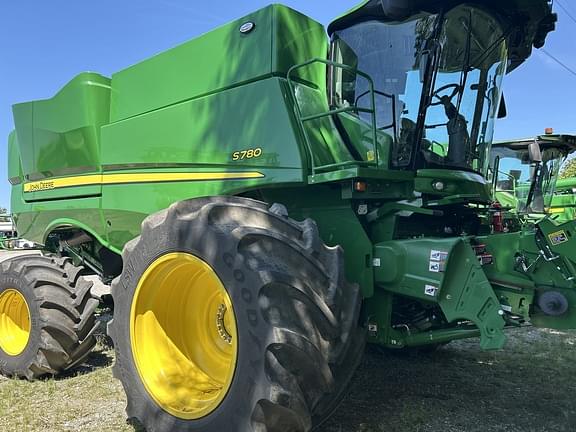 Image of John Deere S780 equipment image 1
