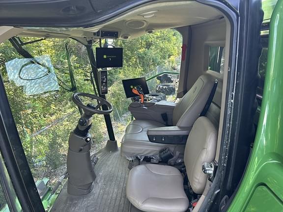 Image of John Deere S780 equipment image 4