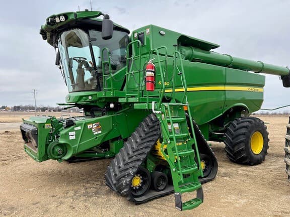 Image of John Deere S780 equipment image 1