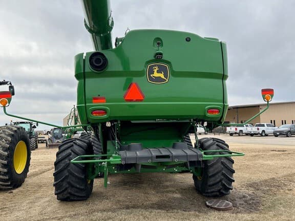 Image of John Deere S780 equipment image 3