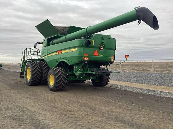 Image of John Deere S780 equipment image 2