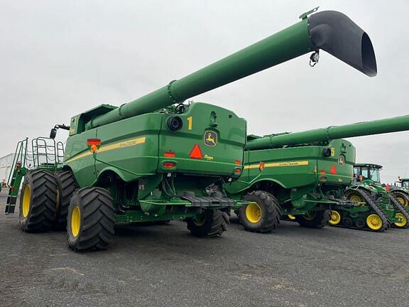 Image of John Deere S780 equipment image 1