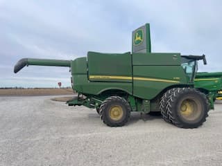 Image of John Deere S780 equipment image 1