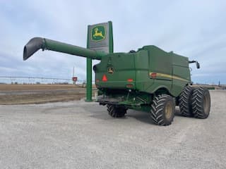 Image of John Deere S780 equipment image 2