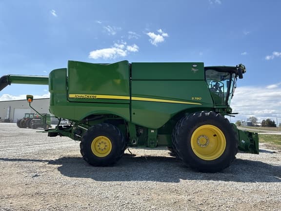 Image of John Deere S780 equipment image 4