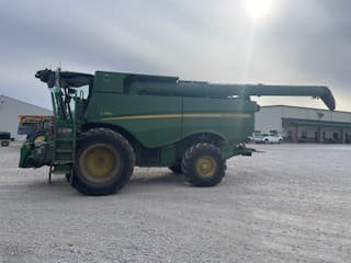 Image of John Deere S780 equipment image 4