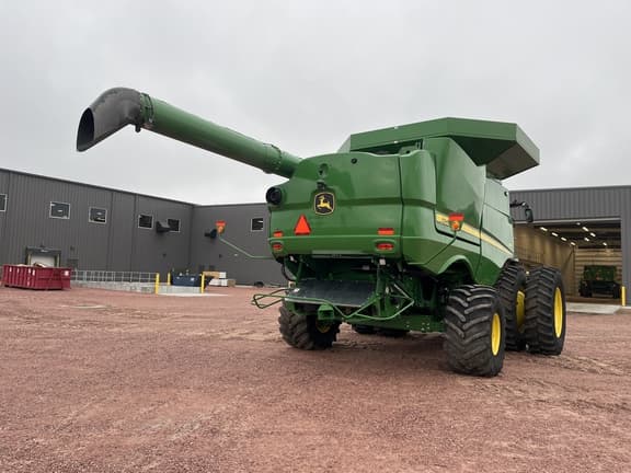 Image of John Deere S780 equipment image 3
