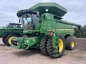 2024 John Deere S780 Image