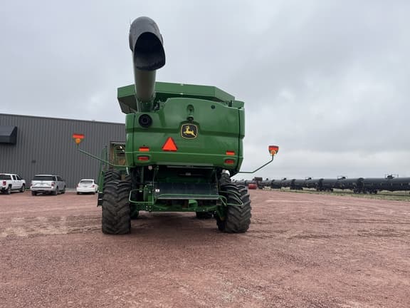 Image of John Deere S780 equipment image 4
