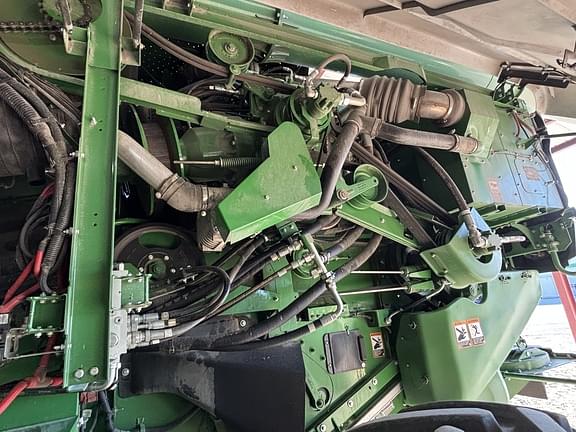 Image of John Deere S780 equipment image 3