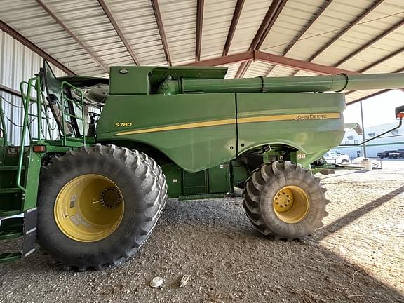 Image of John Deere S780 equipment image 1