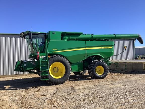 Image of John Deere S780 equipment image 1